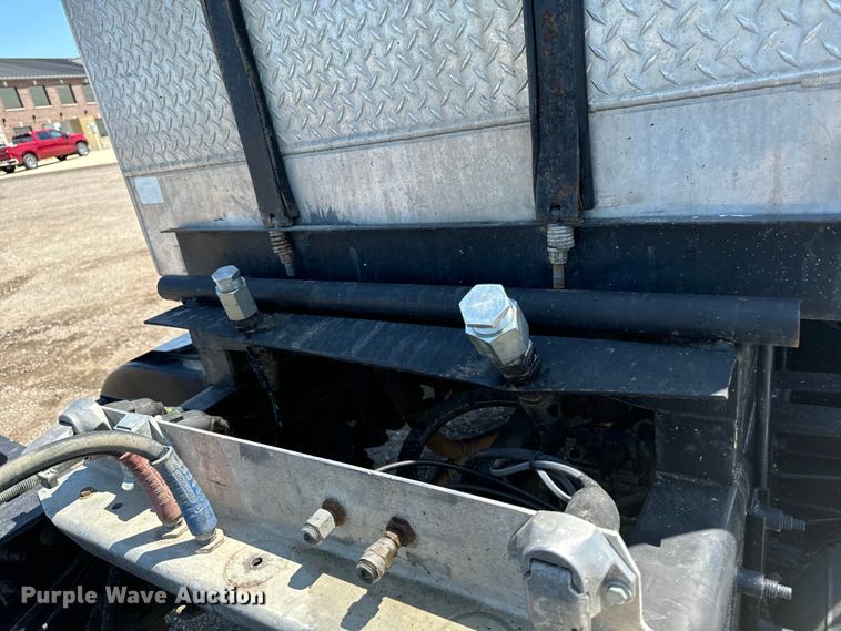 image for item EH4369 2013 Peterbilt 388 semi truck