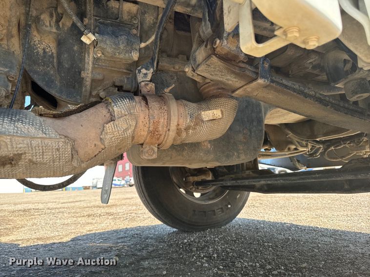 image for item EH4369 2013 Peterbilt 388 semi truck