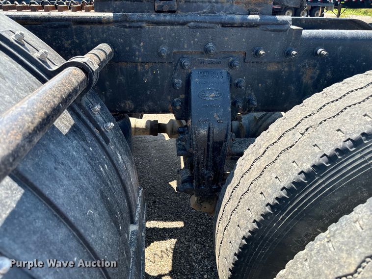 image for item EH4369 2013 Peterbilt 388 semi truck