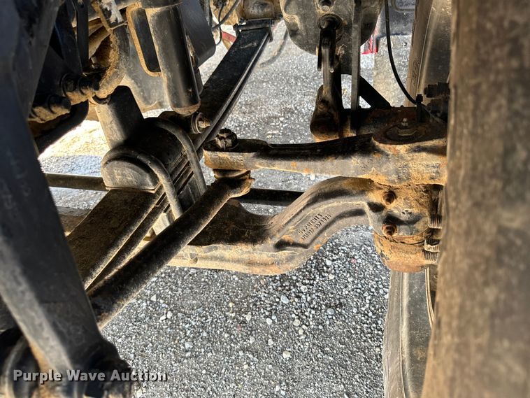 image for item EH4369 2013 Peterbilt 388 semi truck