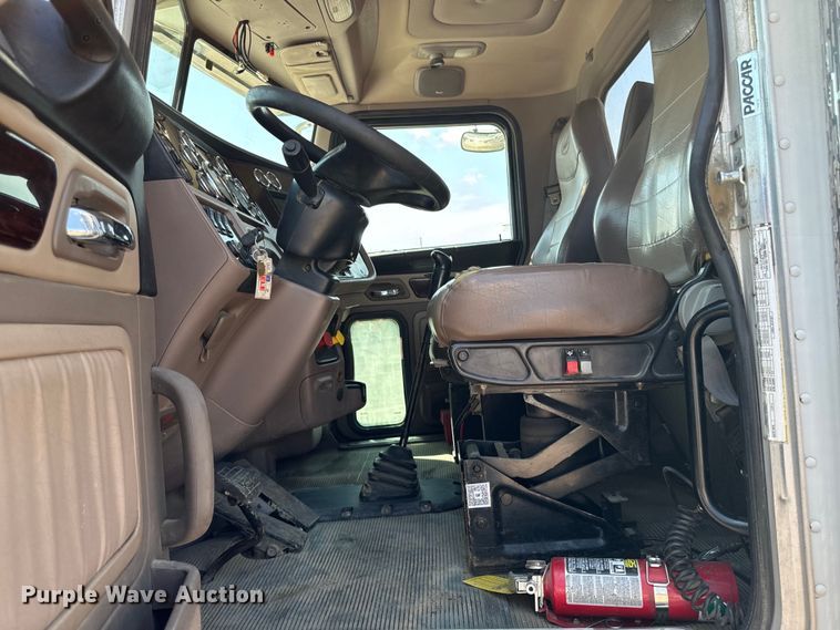 image for item EH4369 2013 Peterbilt 388 semi truck