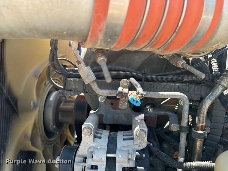 image for item EH4369 2013 Peterbilt 388 semi truck