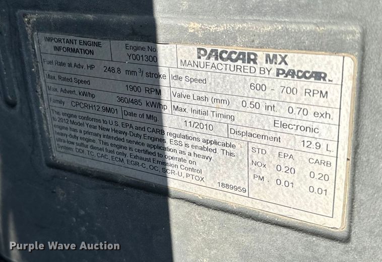 image for item EH4369 2013 Peterbilt 388 semi truck