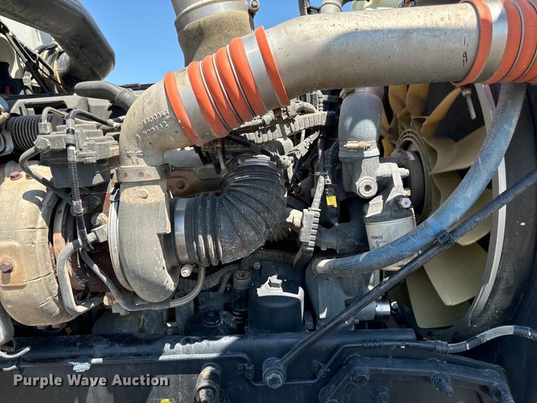 image for item EH4369 2013 Peterbilt 388 semi truck