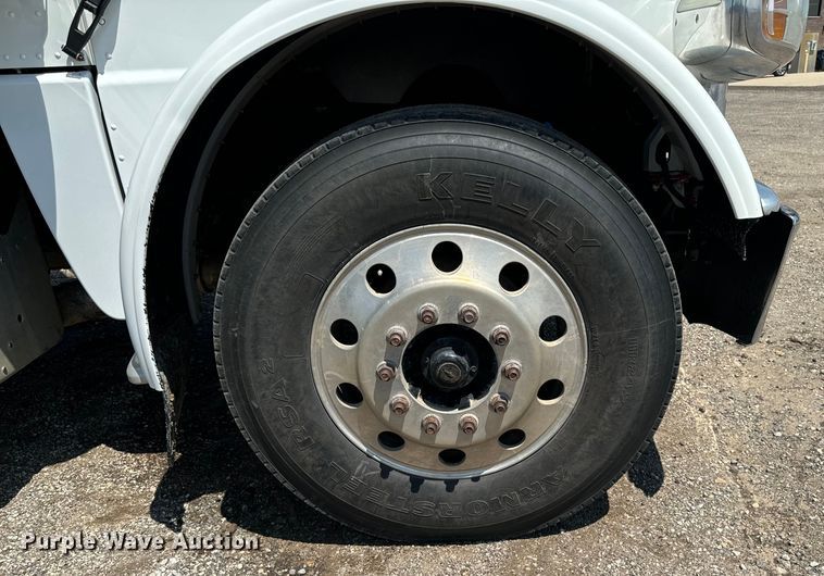 image for item EH4369 2013 Peterbilt 388 semi truck