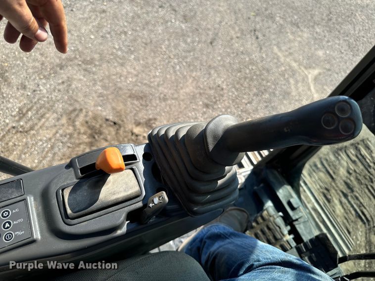 image for item EH4371 2012 Link-Belt  210 X2 excavator