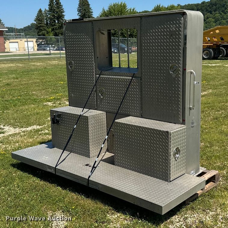 image for item EH4372 Aluminum headache rack