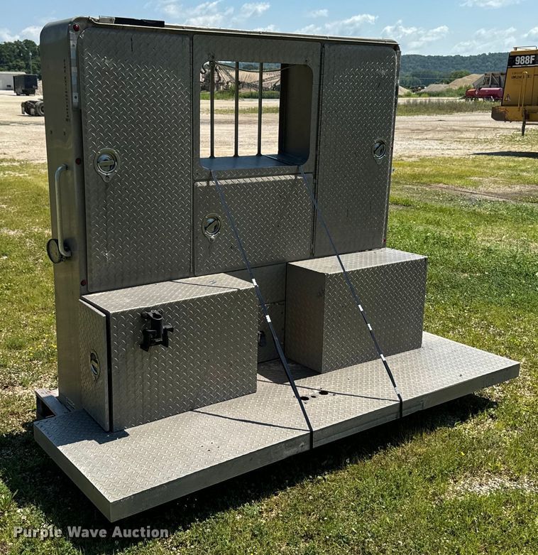 image for item EH4372 Aluminum headache rack