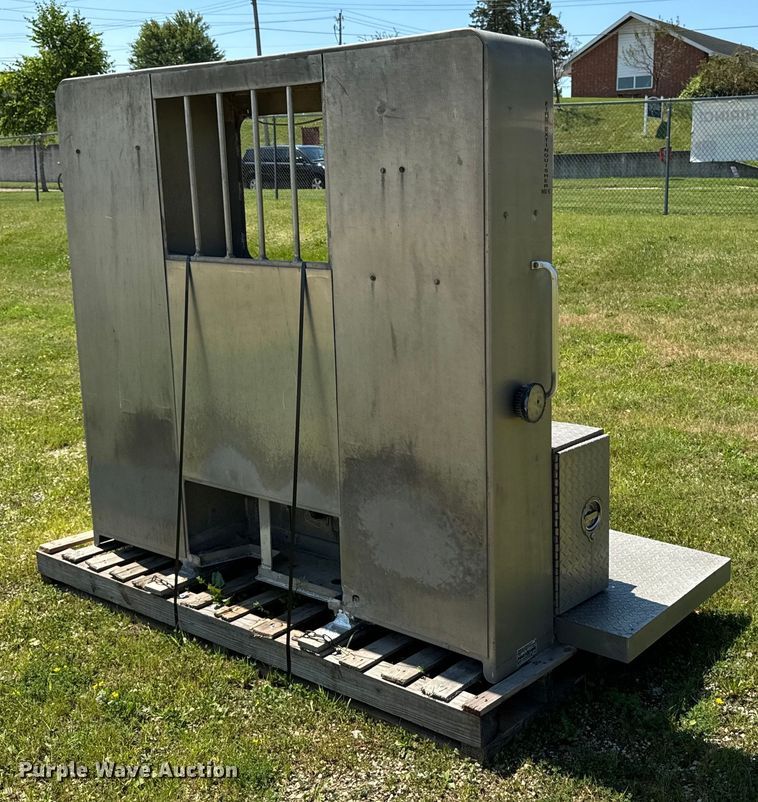 image for item EH4372 Aluminum headache rack