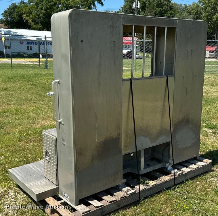 image for item EH4372 Aluminum headache rack