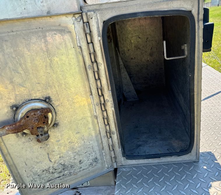 image for item EH4372 Aluminum headache rack