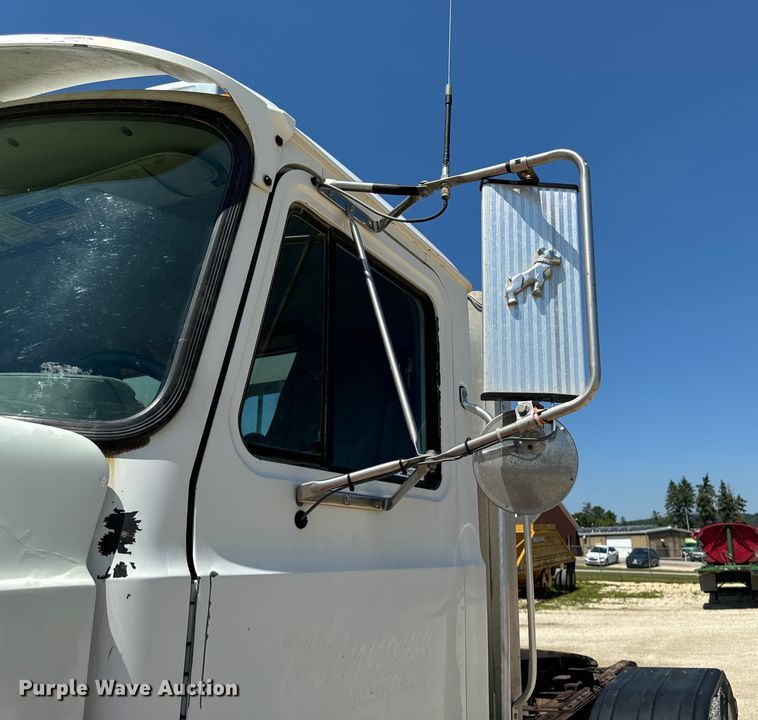 image for item EH4373 2003 Mack CH613 semi truck