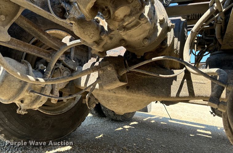 image for item EH4373 2003 Mack CH613 semi truck