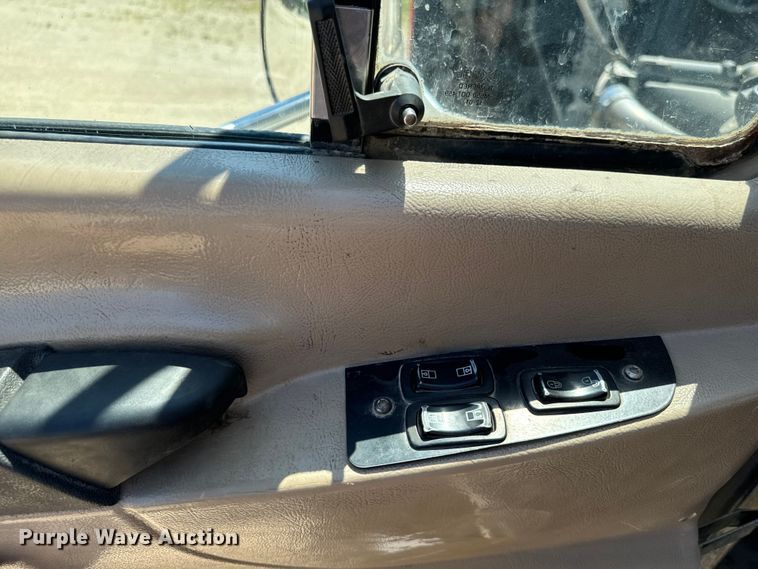 image for item EH4373 2003 Mack CH613 semi truck