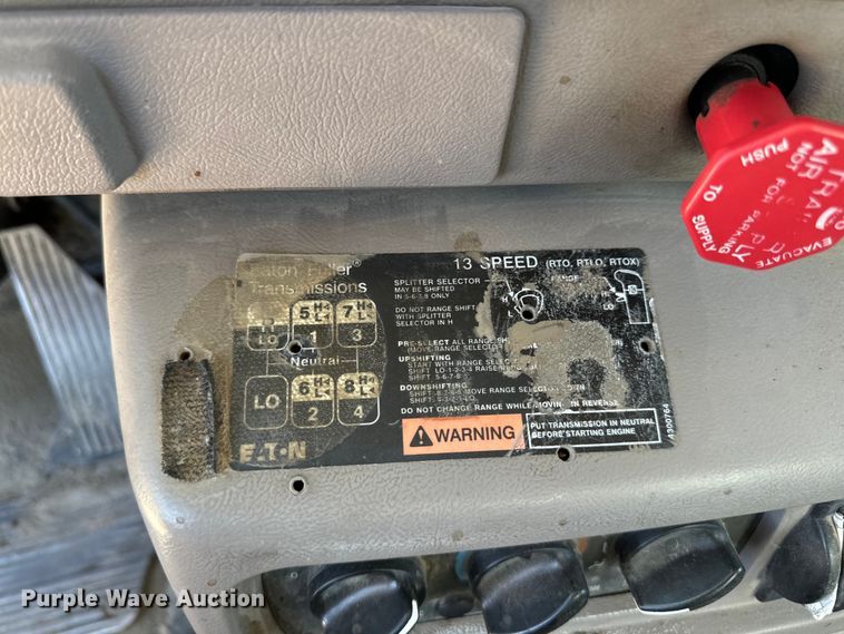 image for item EH4373 2003 Mack CH613 semi truck