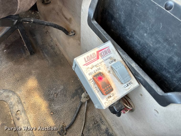 image for item EH4373 2003 Mack CH613 semi truck