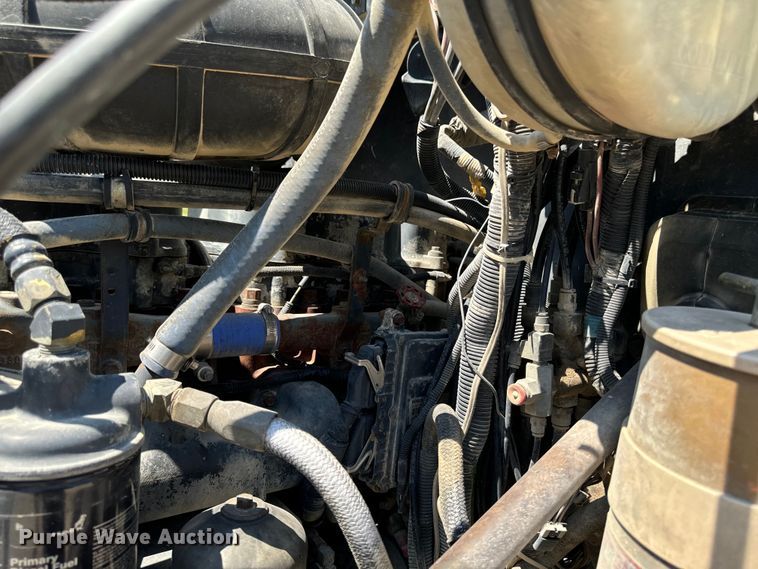 image for item EH4373 2003 Mack CH613 semi truck