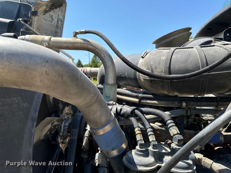 image for item EH4373 2003 Mack CH613 semi truck