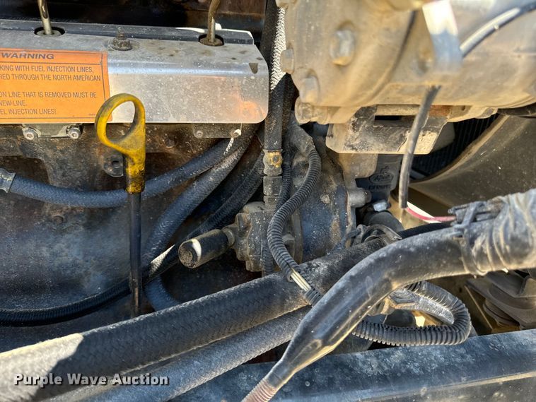 image for item EH4373 2003 Mack CH613 semi truck