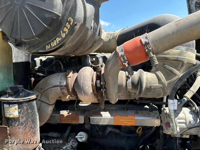 image for item EH4373 2003 Mack CH613 semi truck