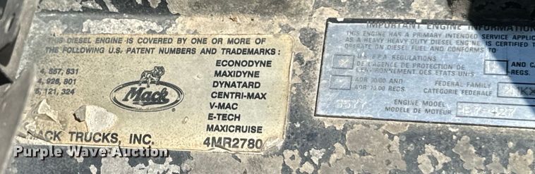 image for item EH4373 2003 Mack CH613 semi truck