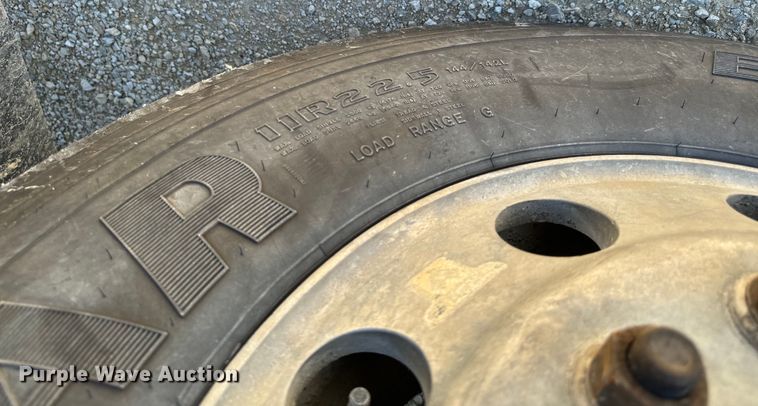 image for item EH4373 2003 Mack CH613 semi truck