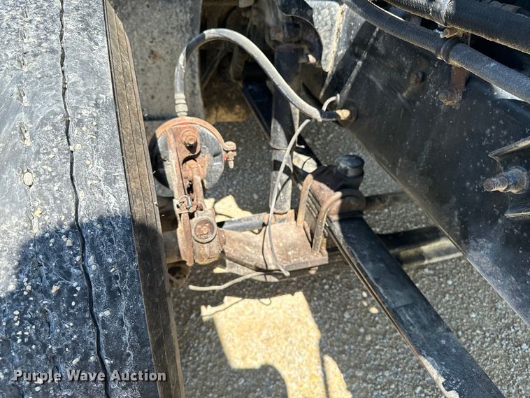 image for item EH4373 2003 Mack CH613 semi truck