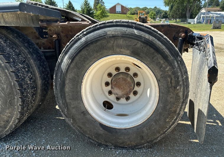 image for item EH4373 2003 Mack CH613 semi truck