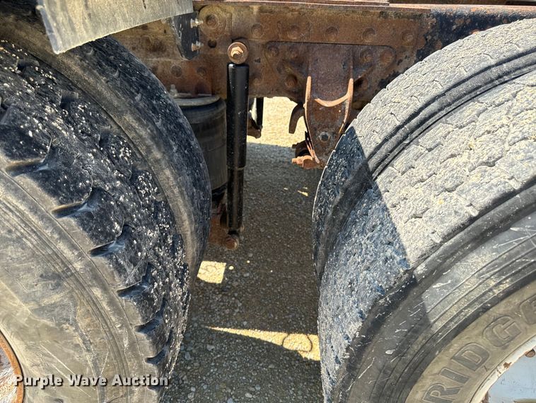 image for item EH4373 2003 Mack CH613 semi truck