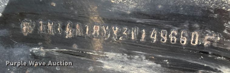 image for item EH4373 2003 Mack CH613 semi truck