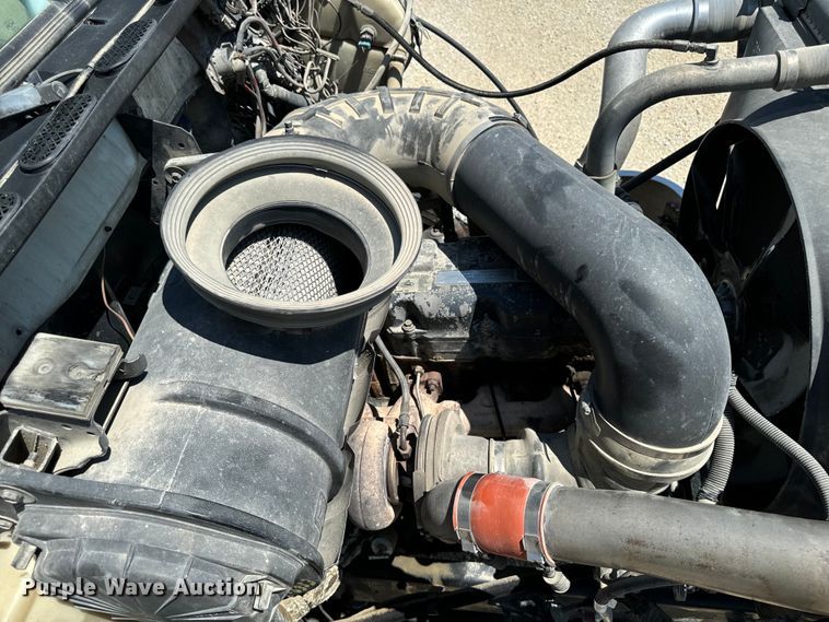 image for item EH4373 2003 Mack CH613 semi truck