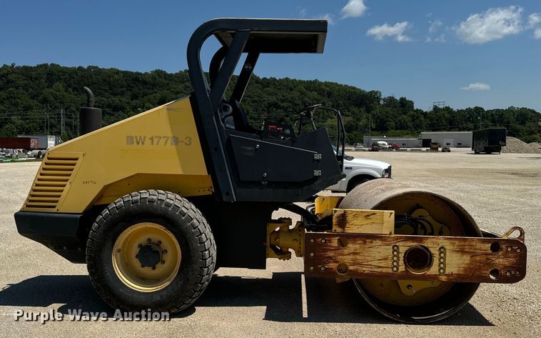 image for item EH4374 2004 Bomag BW177D-3 single drum vibratory roller