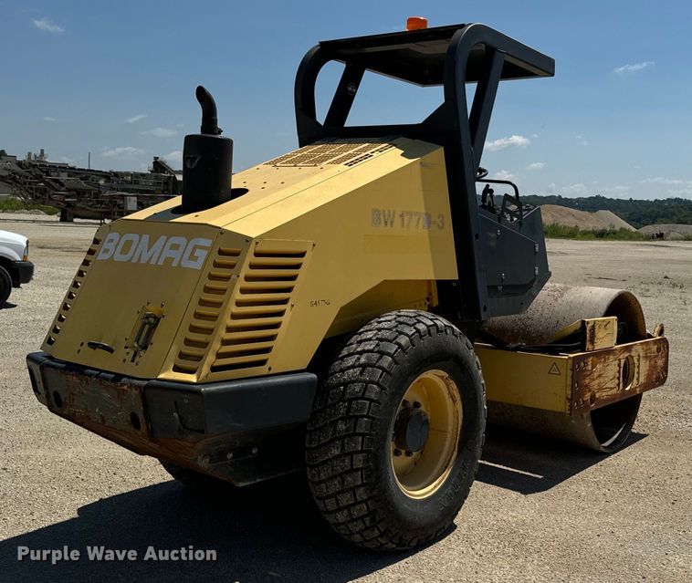 image for item EH4374 2004 Bomag BW177D-3 single drum vibratory roller