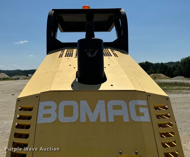image for item EH4374 2004 Bomag BW177D-3 single drum vibratory roller