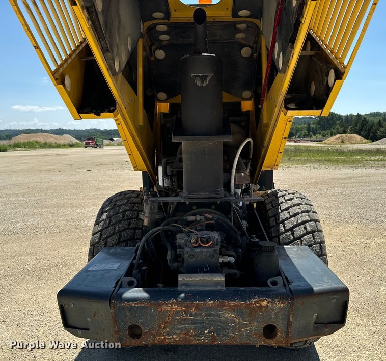 image for item EH4374 2004 Bomag BW177D-3 single drum vibratory roller