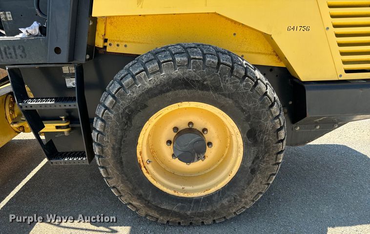 image for item EH4374 2004 Bomag BW177D-3 single drum vibratory roller