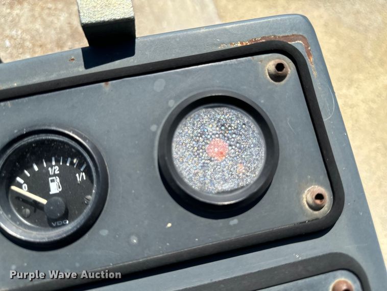 image for item EH4374 2004 Bomag BW177D-3 single drum vibratory roller