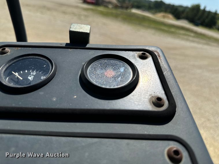 image for item EH4374 2004 Bomag BW177D-3 single drum vibratory roller