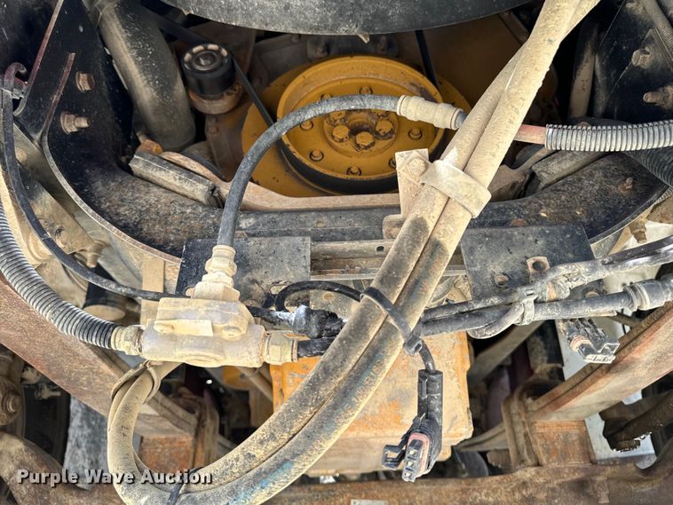 image for item EH4375 2002 International 9400i semi truck