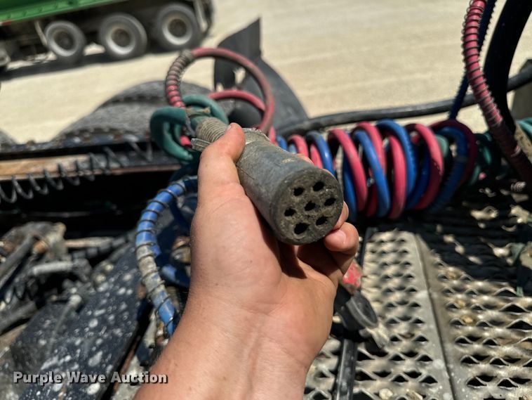 image for item EH4375 2002 International 9400i semi truck