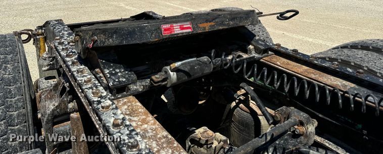 image for item EH4375 2002 International 9400i semi truck