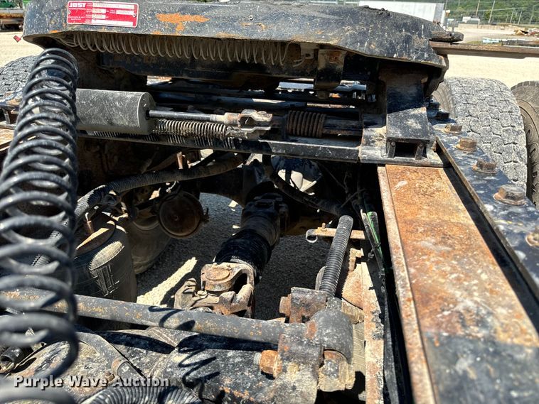 image for item EH4375 2002 International 9400i semi truck