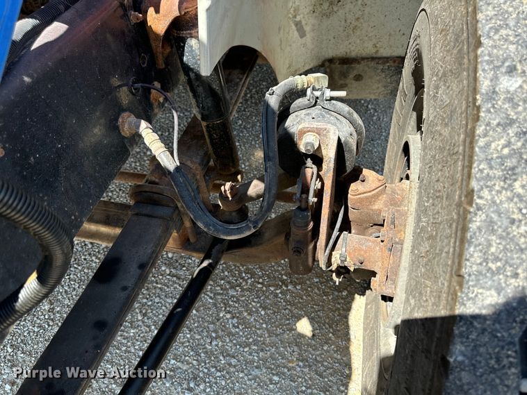 image for item EH4375 2002 International 9400i semi truck