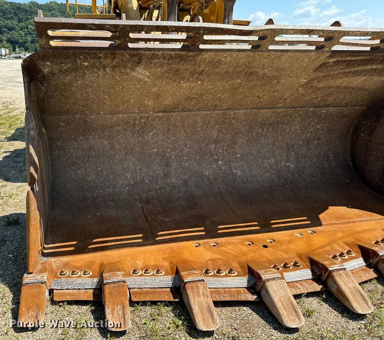 image for item EH4376 2000 Caterpillar 988F wheel loader