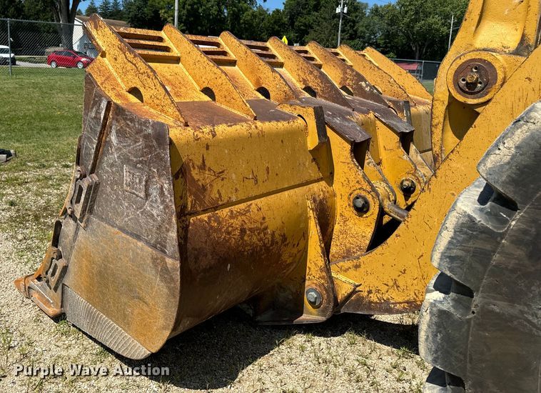 image for item EH4376 2000 Caterpillar 988F wheel loader