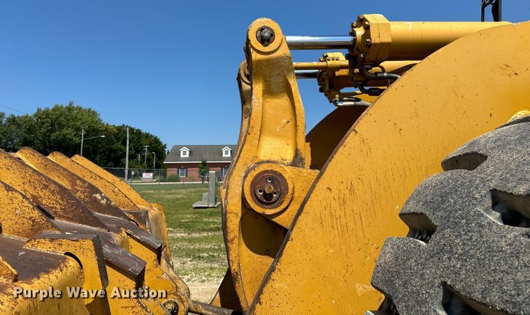 image for item EH4376 2000 Caterpillar 988F wheel loader