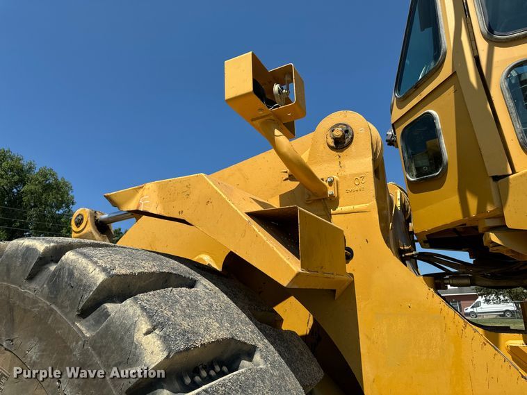 image for item EH4376 2000 Caterpillar 988F wheel loader