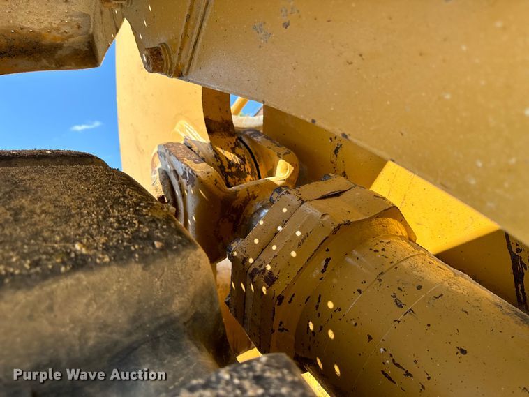 image for item EH4376 2000 Caterpillar 988F wheel loader