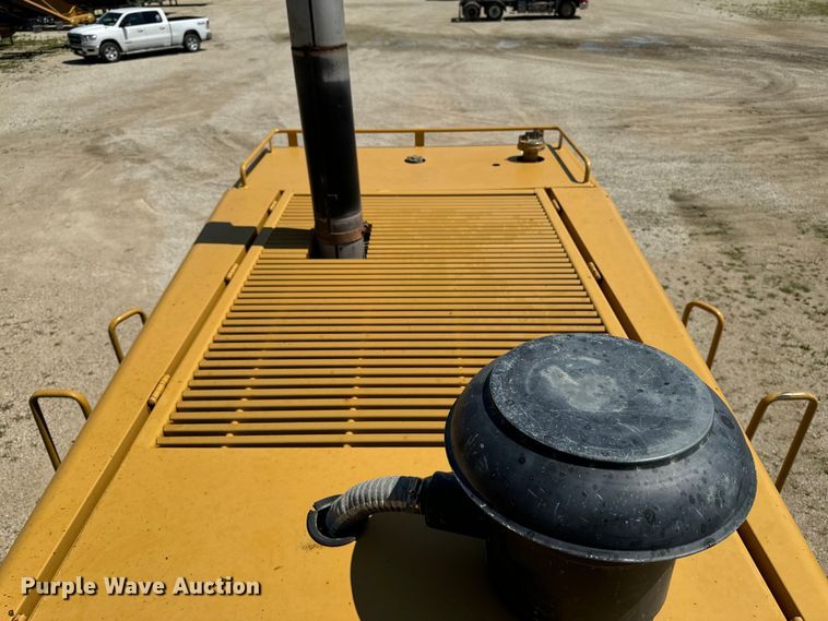 image for item EH4376 2000 Caterpillar 988F wheel loader