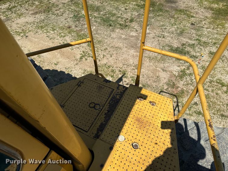 image for item EH4376 2000 Caterpillar 988F wheel loader